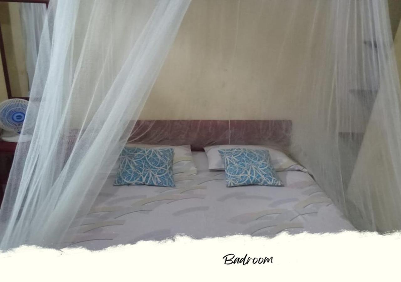 Heiner Homestay Bunaken Buitenkant foto